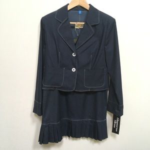 NWT navy skirt and blazer size 8 CDI brand